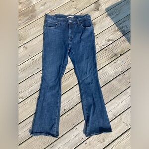 Levi’s 725 High Rise Bootcut 32 Waist